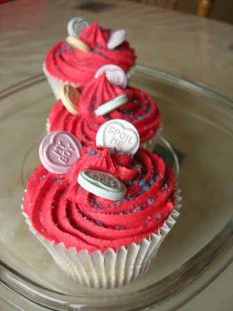 Love heart cupcakes