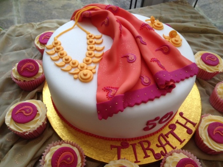 Saree & gold jewellery 50th cake